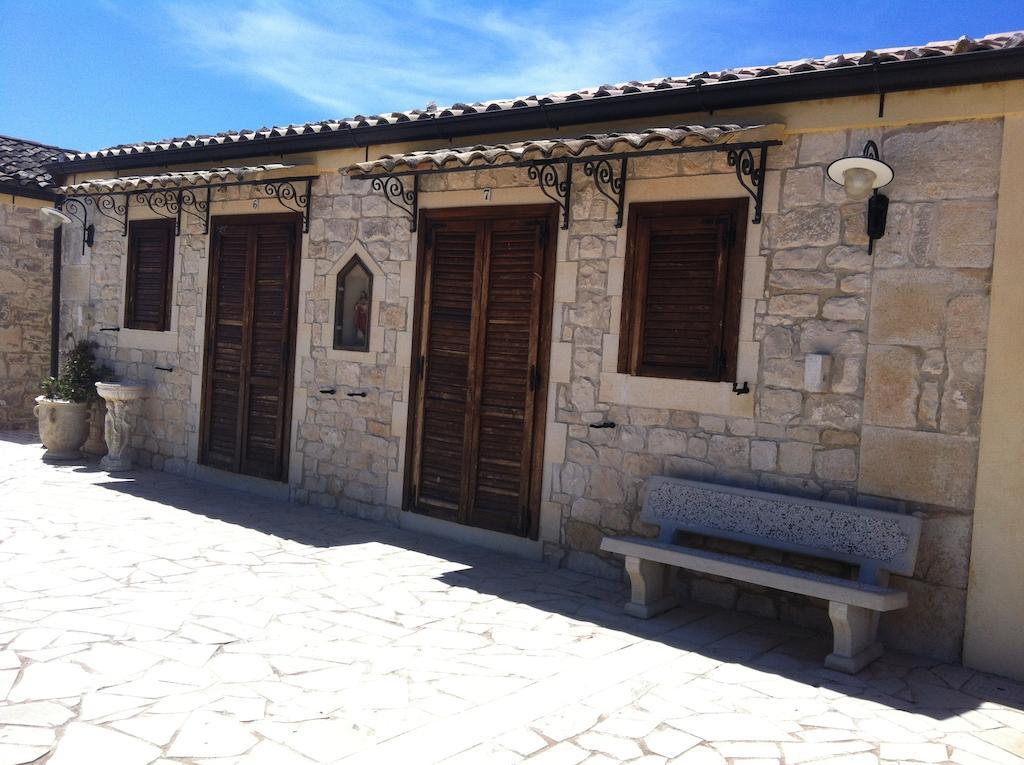 Oasi Di Cava Ispica Villa Pietre Nere San Zagaria Dış mekan fotoğraf